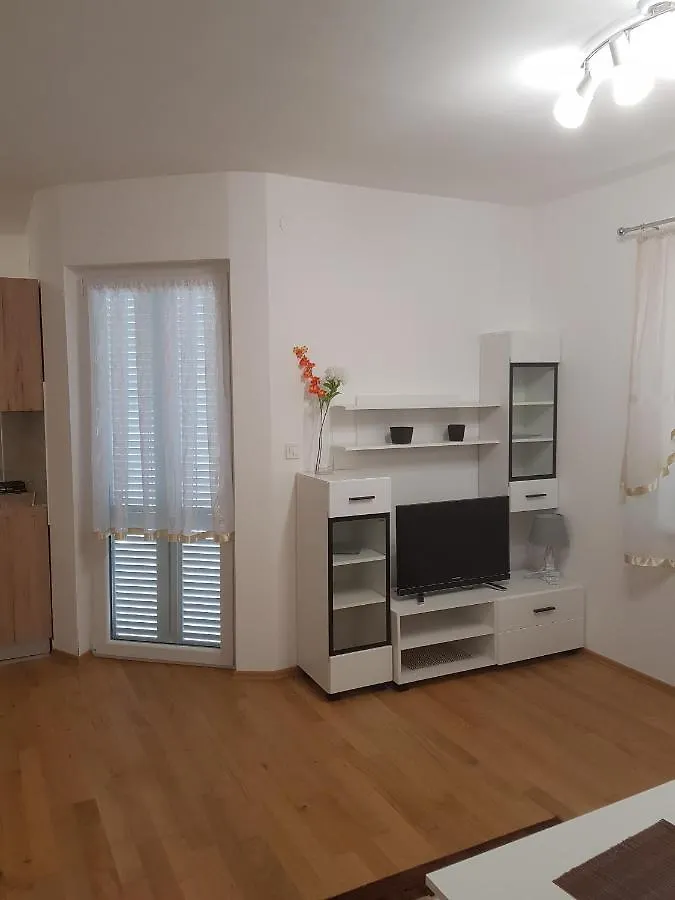 Apartment Novi Vinodolski 16998B