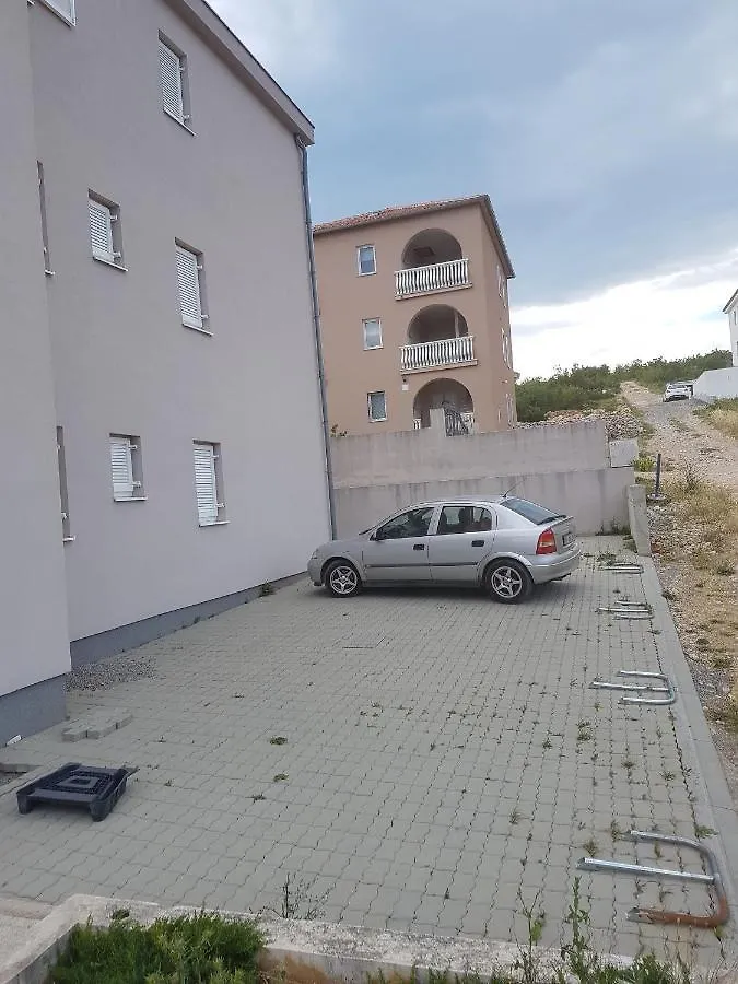 Apartment Novi Vinodolski 16998B 0*,