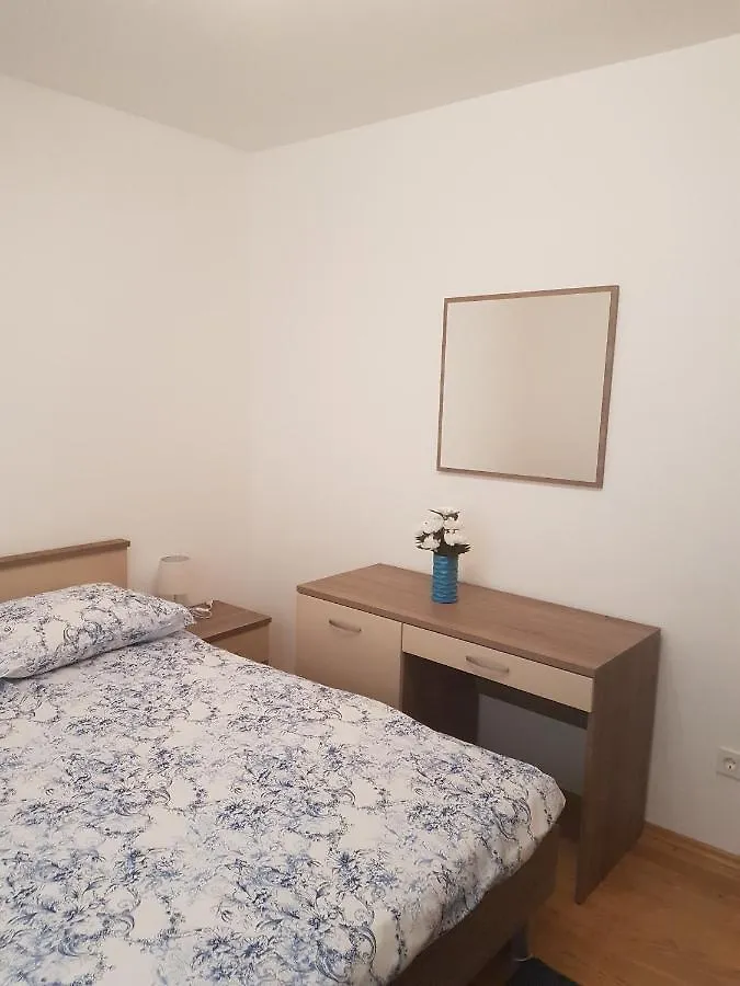 Apartment Novi Vinodolski 16998B