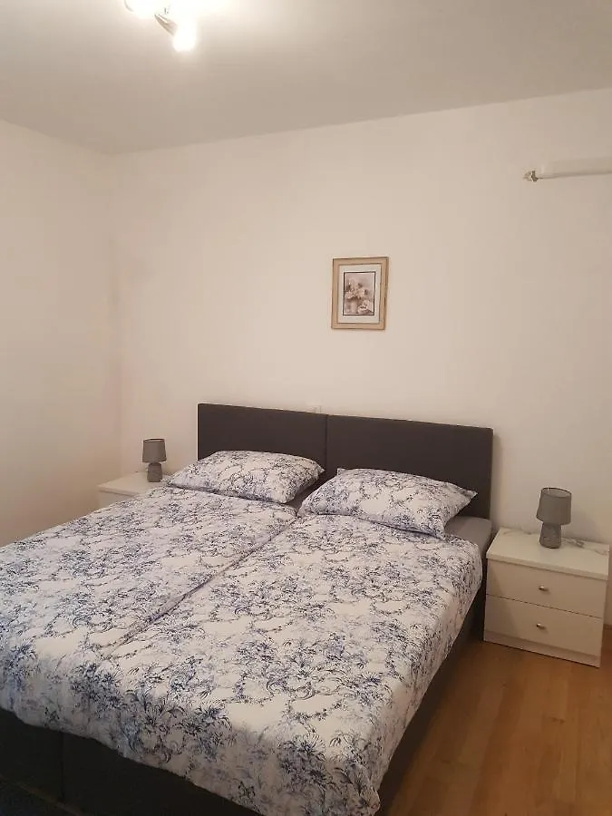Apartment Novi Vinodolski 16998B 0*,  Croatia